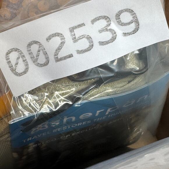 Sherpani Rio Passport Wallet Travel Card ID Holder Wristlet Cactus NEW Rei Coop - Picture 5 of 5